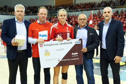 Stine Jørgensen er Årets Kvindelige Landsholdsspiller 2016/2017